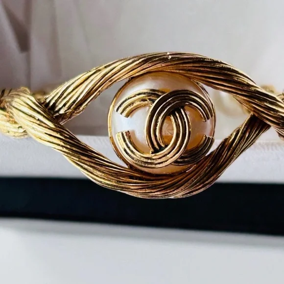 CHANEL Gold Twisted Wire Bracelet with Pearl Accents - Picture 4 of 6